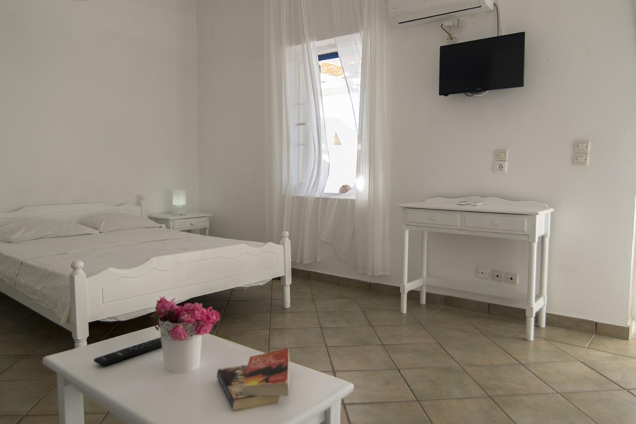 Armadoros Hotel / Ios Backpackers Dış mekan fotoğraf