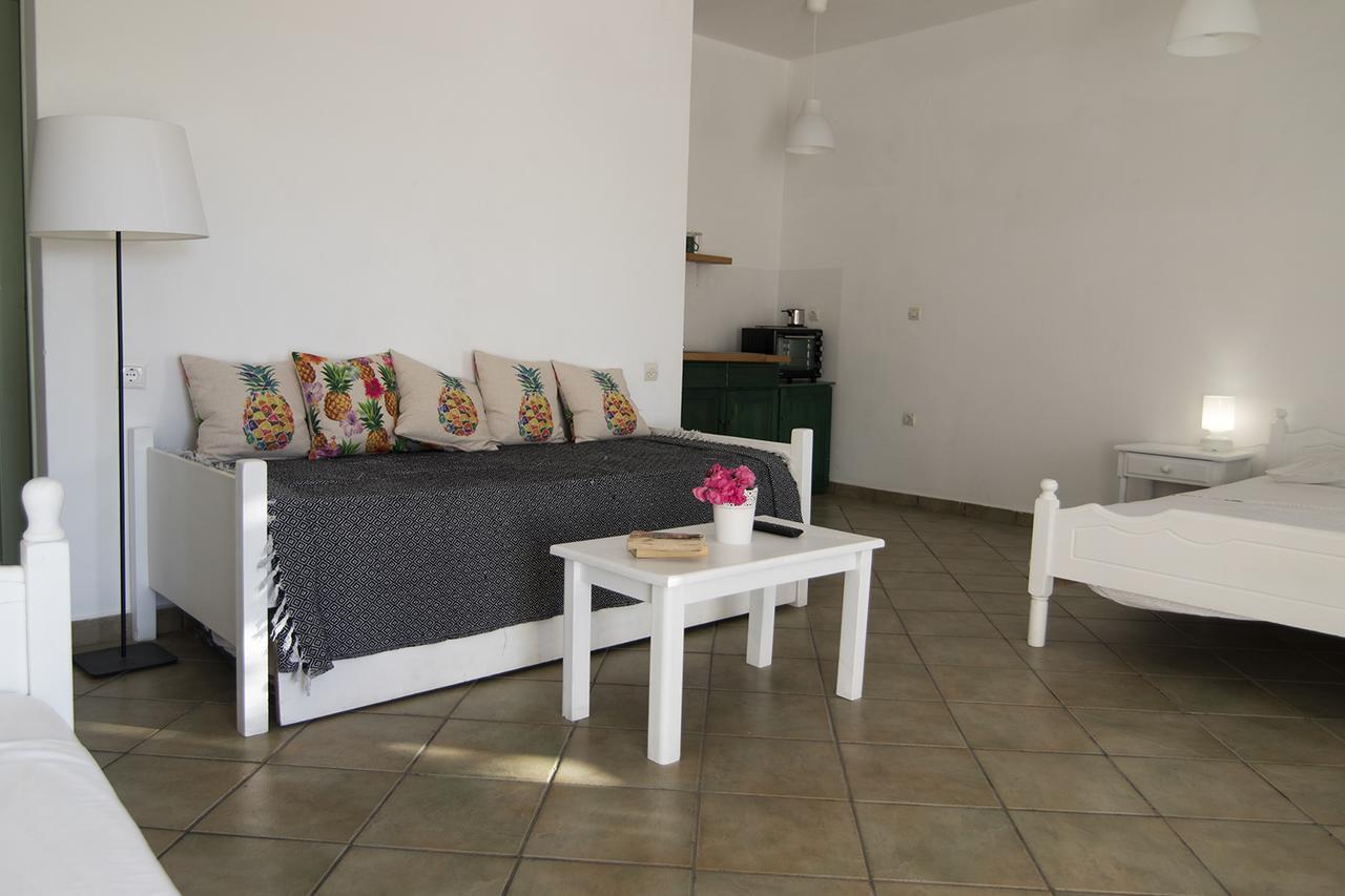 Armadoros Hotel / Ios Backpackers Dış mekan fotoğraf