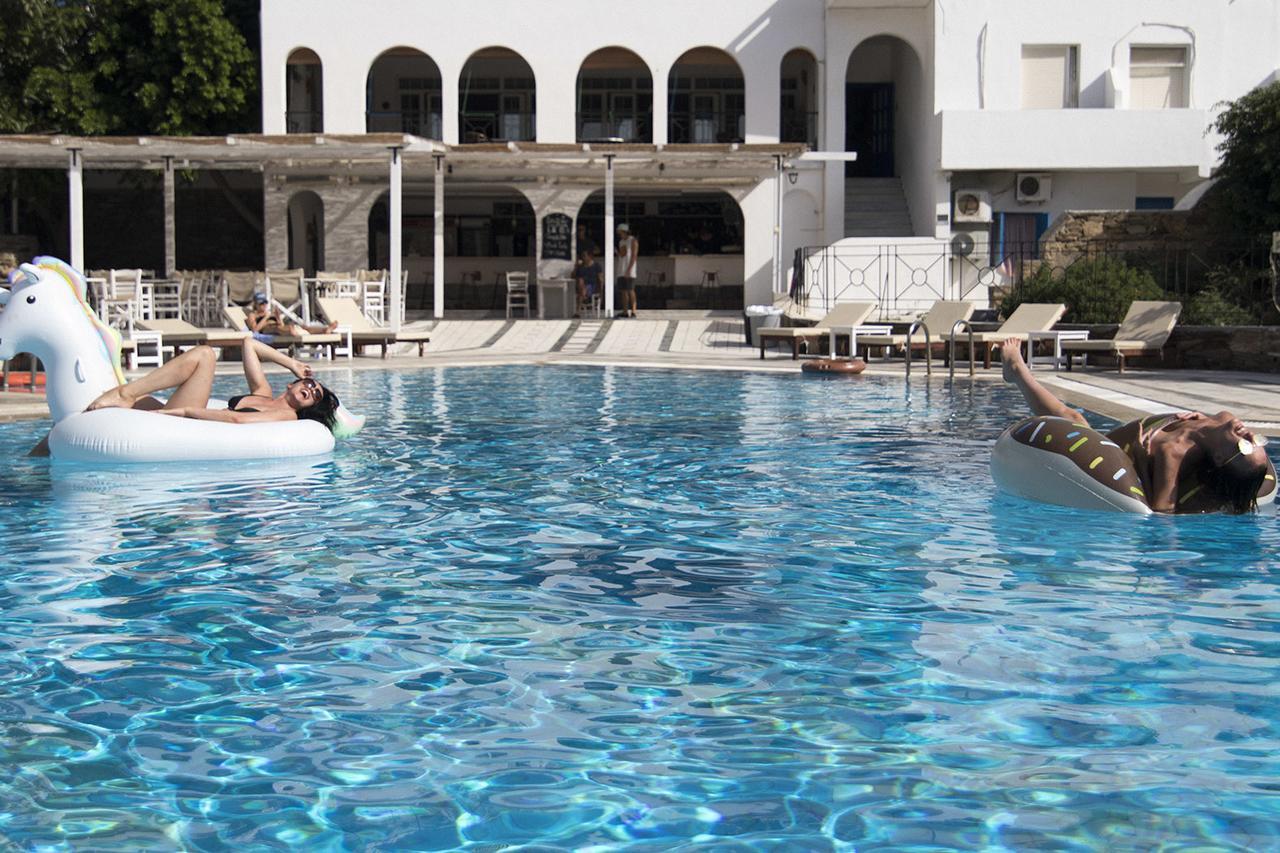 Armadoros Hotel / Ios Backpackers Dış mekan fotoğraf
